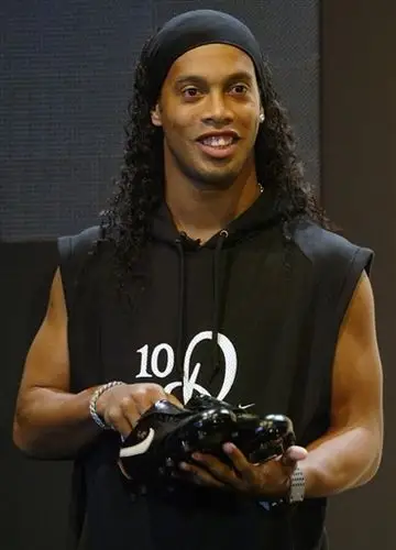 足球不仅仅 足球不仅仅